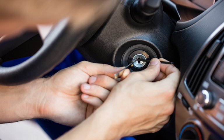 Green locksmith provides automotive locksmith services in Daytona Beach & Ormond Beach, FL